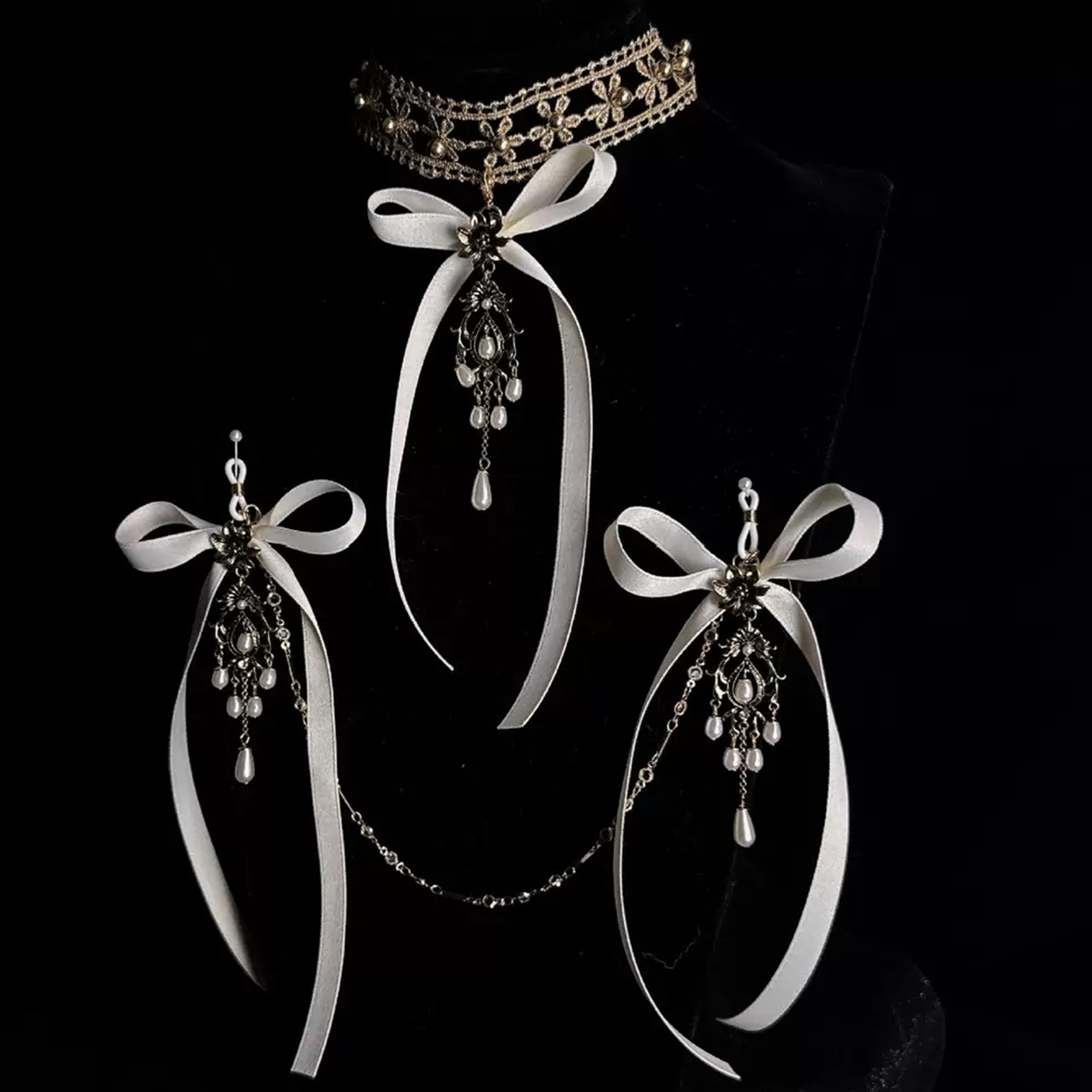 Luxefetters Pearl Cross Nipple Chain Choker